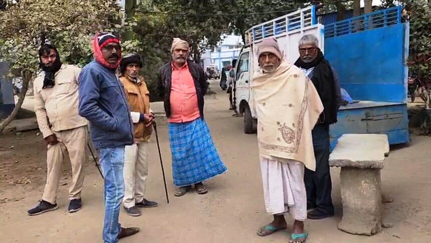 नालंदा: चंडी राइस मिल के पीछे पइन में मिला एक व्यक्ति का शव, प्राइवेट पार्ट काटकर किया गया हत्या 1