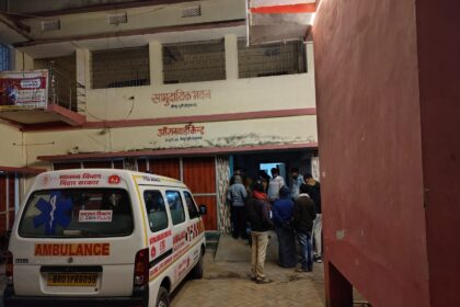 अनियंत्रित बाइक सवार ने खड़ी ट्रक में मारी ठोकर,  बाइक चालक गंभीर रुप से घायल 27