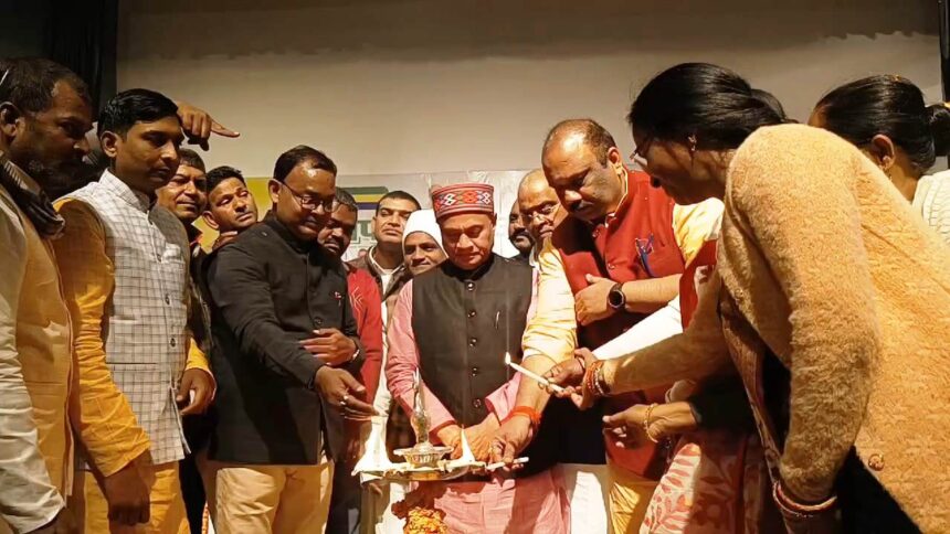 नालंदा-राजगीर के कन्वेंशन सेंटर में आप सब की आवाज (आसा) पार्टी का एक दिवसीय कार्यकर्ता सम्मेलन का राष्ट्रीय अध्यक्ष आरसीपी सिंह ने किया उद्घाटन 1