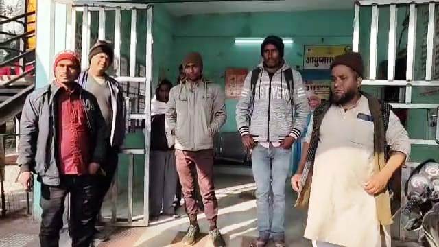 बेगूसराय में अपराधियों ने सोए अवस्था में ट्रक मैकेनिक की लोहे की हथौड़े से पीट पीटकर निर्मम तरीके से किया हत्या, परिजनों में मचा कोहराम 2