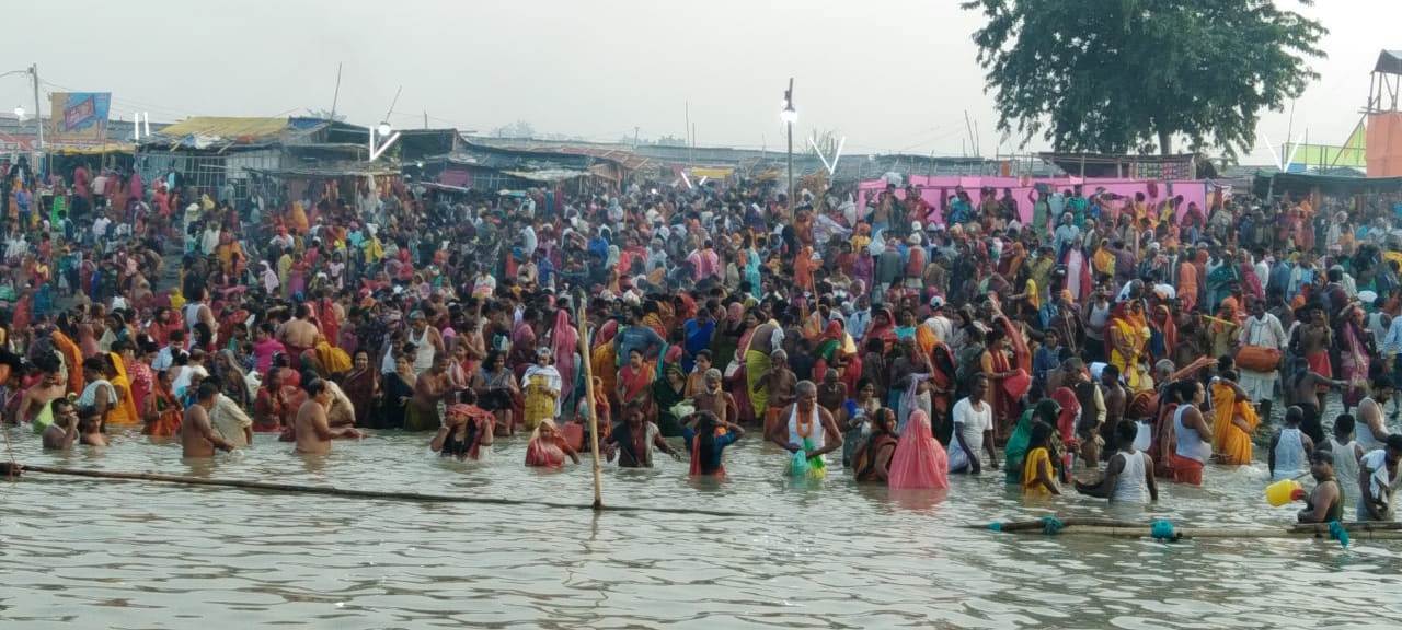करोड़ों की लागत से सिमरिया धाम का विकास तो हुआ पर साफ-सफाई और सुरक्षा की व्यवस्था आज़ भी दयनीय है - ऋषिकेश कुमार 2