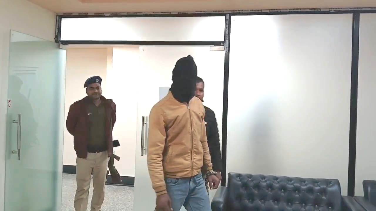 ई रिक्शा चालक की गोली मारकर हत्या मामले में नालंदा पुलिस ने सनकी अनिल को किया गिरफ्तार, दो देशी कट्टा,छह जिंदा कारतूस भी किया बरामद 3