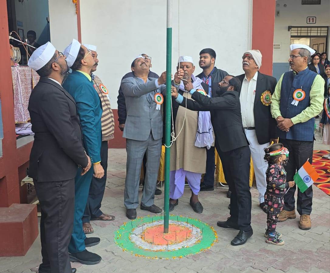 संत पॉल पब्लिक स्कूल तेघड़ा में 76 वें गणतंत्र दिवस बड़े ही धूमधाम से मनाया गया 2