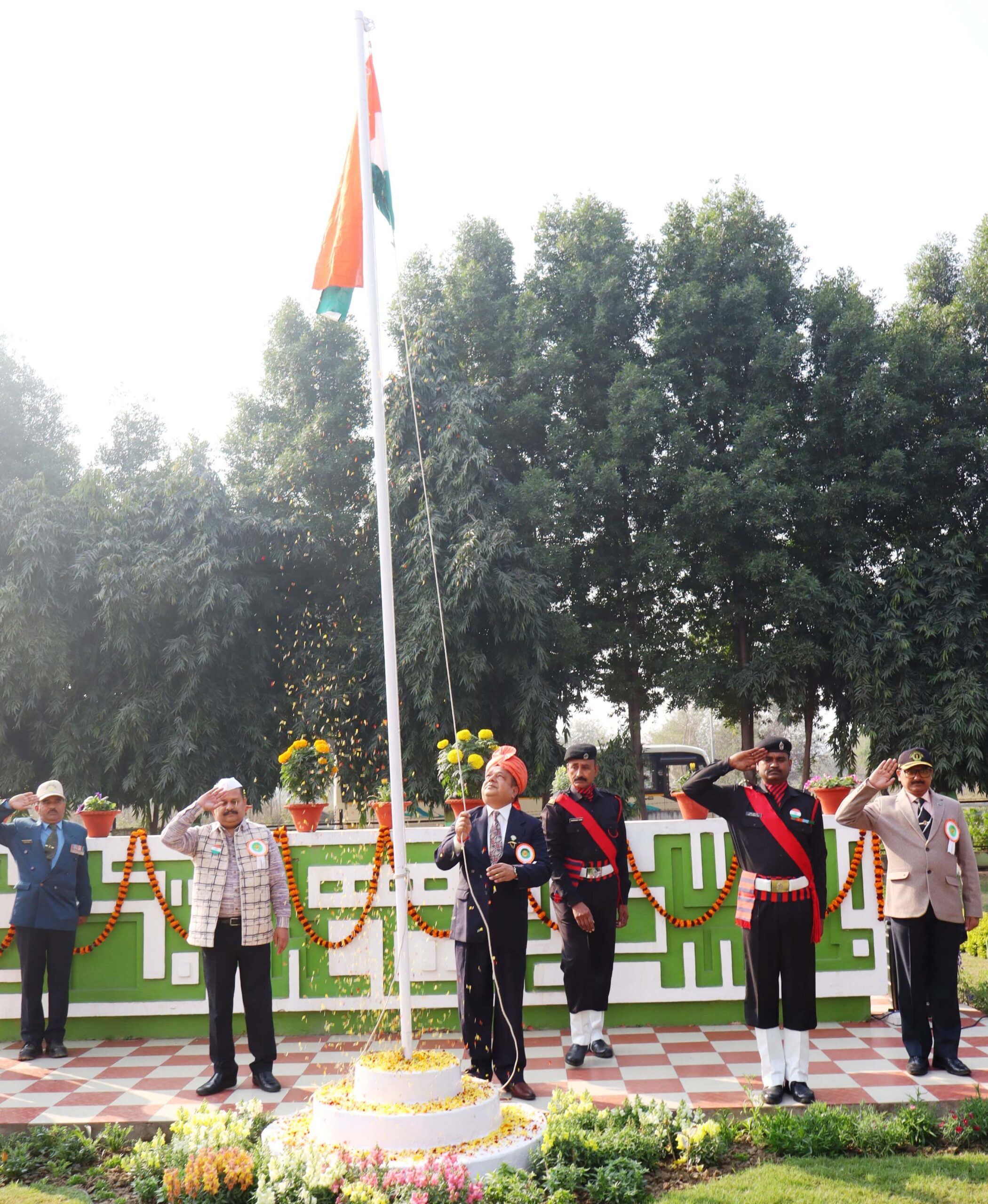 हर्ल बरौनी में बड़े ही धूम-धाम से मनाया गया 76 वां गणतंत्र दिवस 3