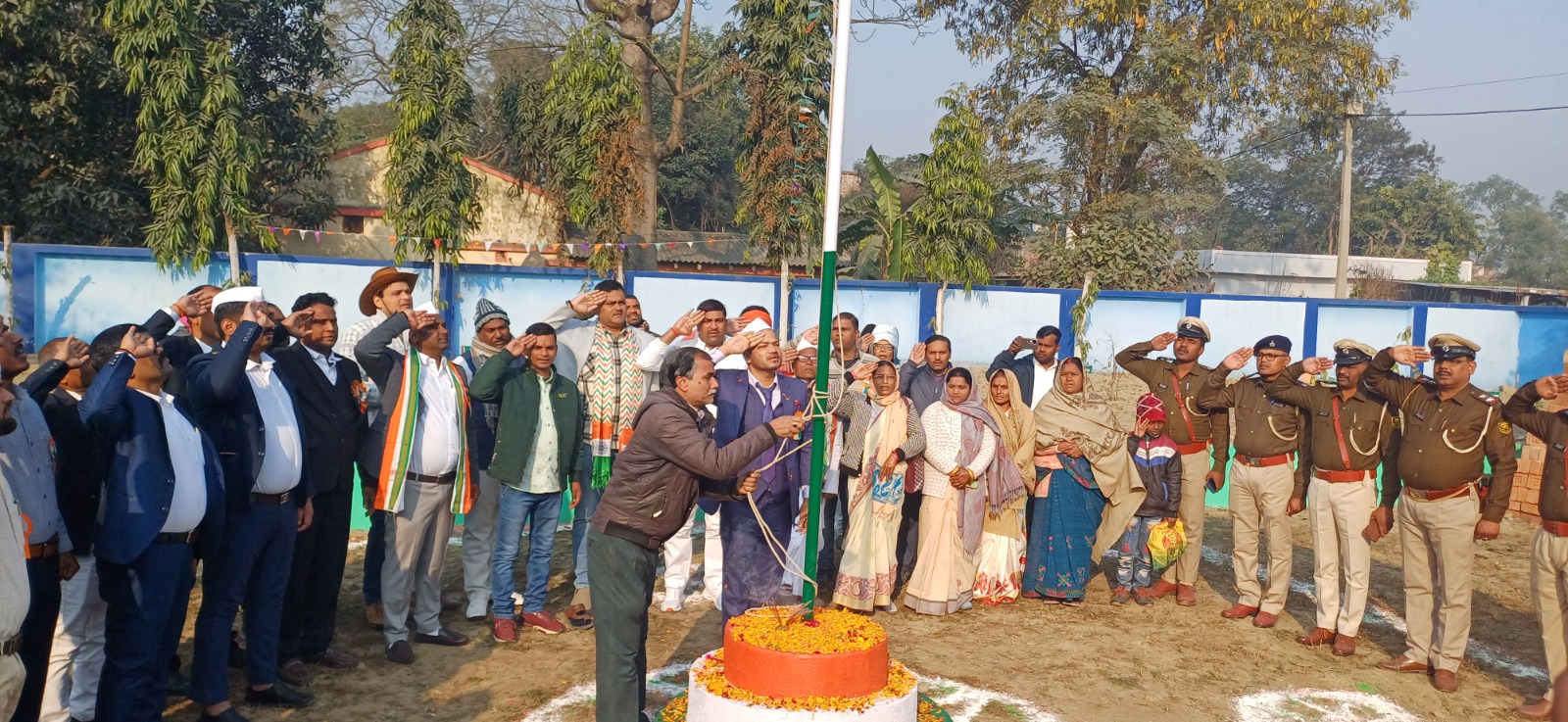 सरकारी व गैर-सरकारी प्रतिष्ठानों में धूमधाम से मनाया गया 76 वाँ गणतंत्र दिवस 13