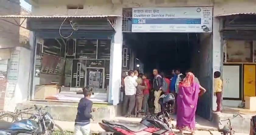 बेगूसराय में चोरो ने चोरी की घटना को दिया अंजाम, सोना चांदी की दुकान से चोरी कर हुआ फरार 1