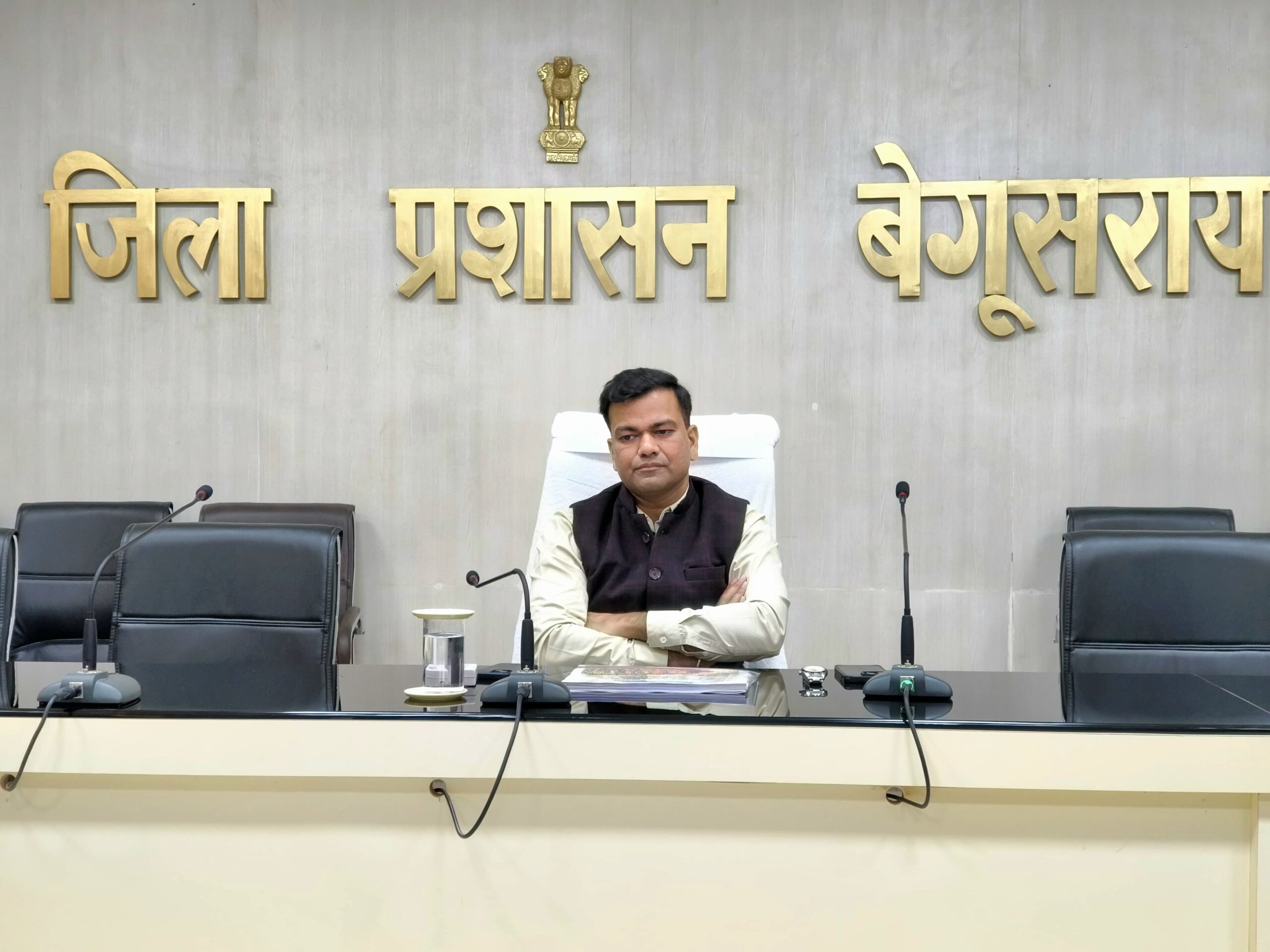 जिला पदाधिकारी बेगूसराय तुषार सिंगला ने जीविका  द्वारा संचालित सभी योजनाओं के कार्यों की समीक्षा बैठक 3