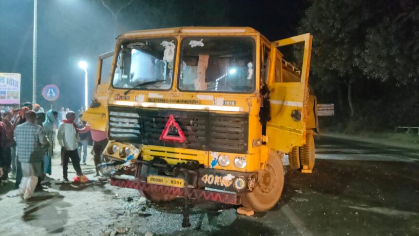 बेगूसराय के बछवाड़ा में  सिटीराइड बस और दूध टैंकर की ठोकर में तीन लोगों की मौत,आधा दर्जन लोग  बुरी तरह से जख्मी 1