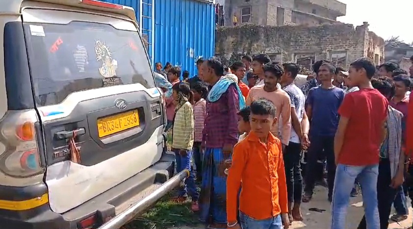 खगड़िया: पुलिस का स्टीकर व सायरण लगी स्कार्पियो ने एक युवक को रौंदा, युवक सदर अस्पताल में भर्ती 1