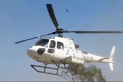 बेगूसराय के विष्णुपुर में भागवत कथा के दौरान  हेलीकाप्टर से किया गया पुष्प वर्षा 29