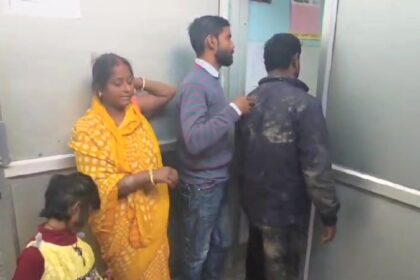 बेगूसराय में दबंगों ने घर में घुसकर मां, पुत्र और पुत्री को पीट पीटकर किया गंभीर रूप से घायल, सदर अस्पताल में भर्ती 18