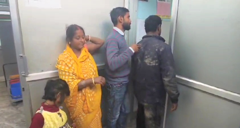 बेगूसराय में दबंगों ने घर में घुसकर मां, पुत्र और पुत्री को पीट पीटकर किया गंभीर रूप से घायल, सदर अस्पताल में भर्ती 1