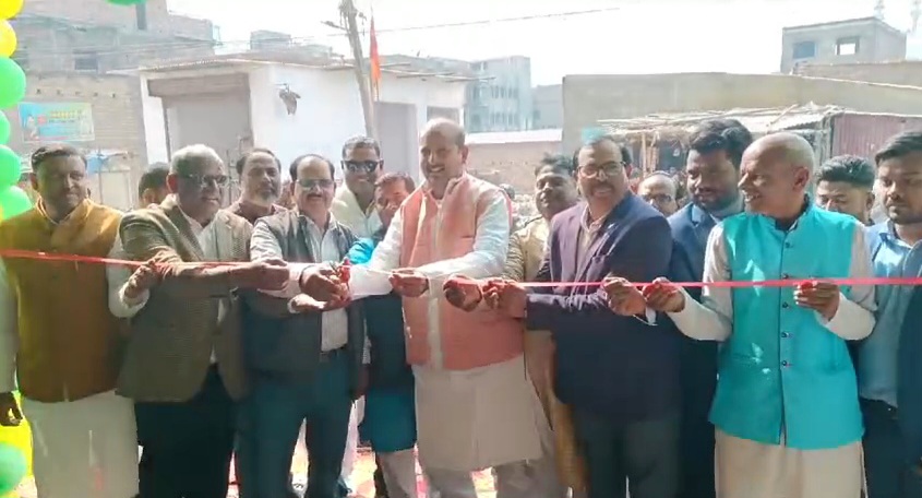 समस्तीपुर: डीपीएस जूनियर का उद्घाटन विधायक अख्तरुल इस्लाम शाहीन समेत गणमान्य लोगों ने दीप प्रज्वलित कर किया 2