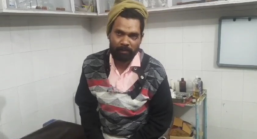 बेगूसराय में अपराधियों ने लूटपाट करने के दौरान एक युवक को बेहरमी से पीट-पीटकर गंभीर रूप से किया घायल 1