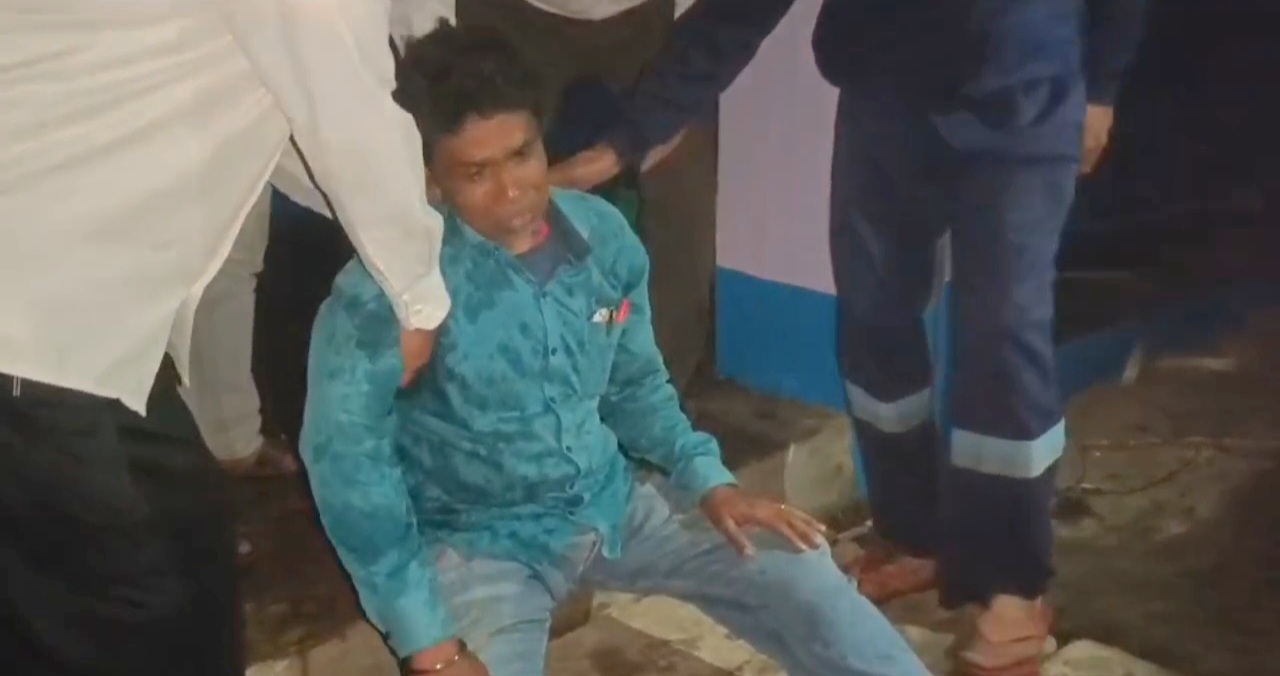 नालंदा : शॉर्ट सर्किट से गारमेंट्स की दुकान में भीषण आग, 26 लाख का सामान जलकर खाक 3