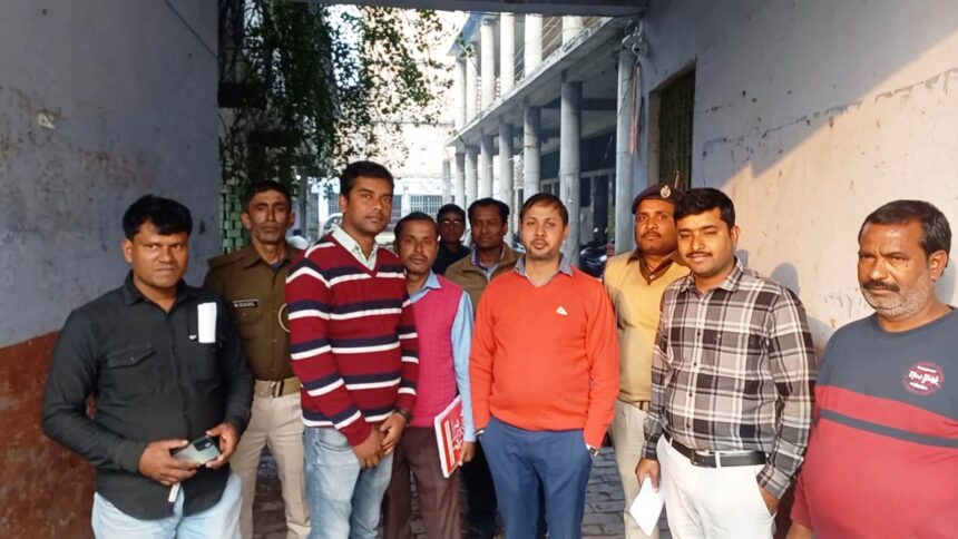 समस्तीपुर: विद्युत बकायेदारों के खिलाफ चला चेकिंग अभियान, बकाया राशि का भुगतान नहीं होने पर काटा जा रहा है कनेक्शन 1