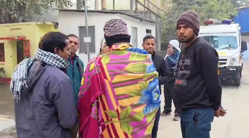 बेगूसराय में तेज रफ्तार बस ने एक मोटरसाइकिल सवार युवक को कुचला, युवक की घटनास्थल पर ही  मौत, परिजनों में मचा कोहराम 3