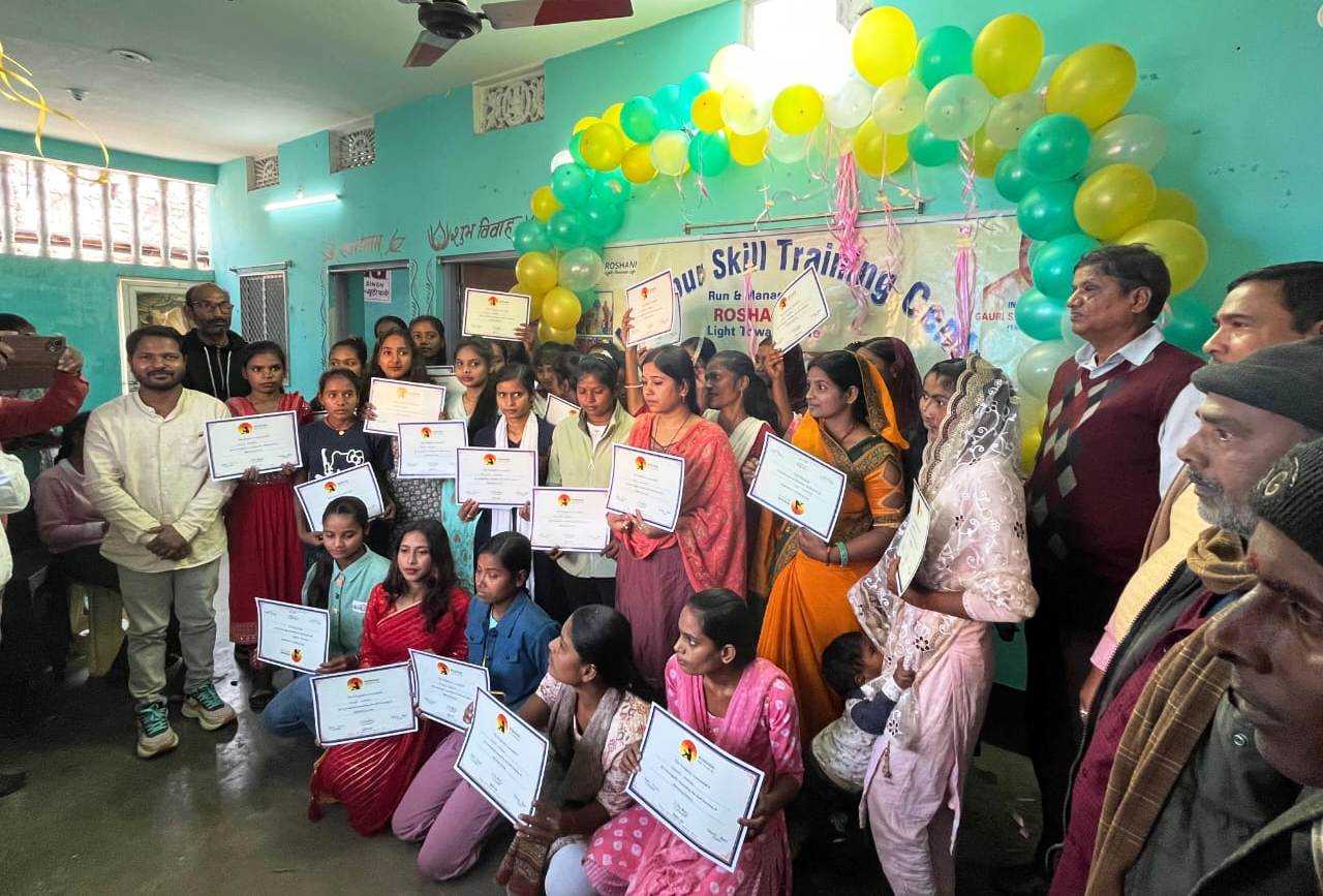 मल्हीपुर स्किल ट्रेनिंग सेंटर द्वारा तीन वर्षों से लड़कियों को दिया जा रहा है निःशुल्क सिलाई का प्रशिक्षण 3