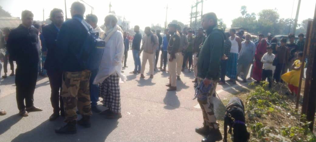 ज्वेलरी दुकान में सटर तोड़कर दिया चोरी की वारदात को अंजाम,चोरी के दौरान मकान मालिक पर दो चक्र किया फायरिंग 3