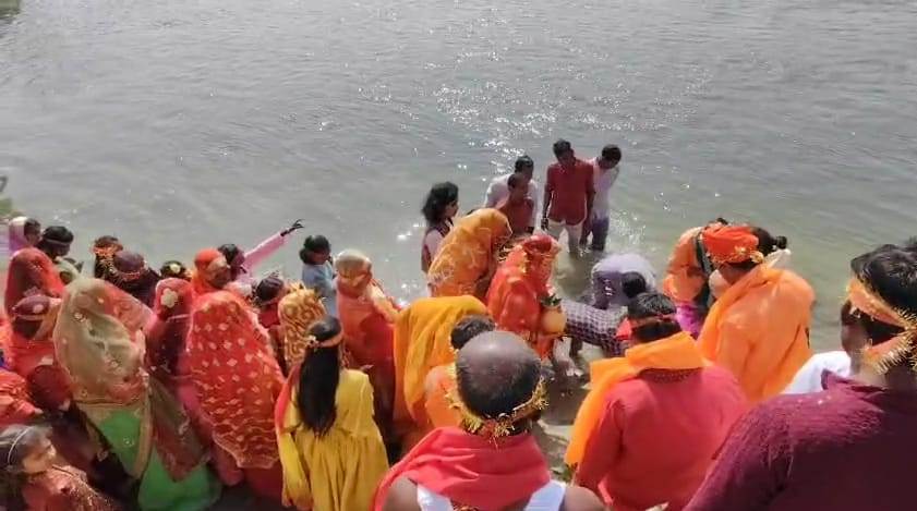 समस्तीपुर: बहुप्रतीक्षित अमृतेश्वर महादेव मंदिर के प्राण प्रतिष्ठा समारोह की शुरुआत कलश शोभा यात्रा से शुरू 3