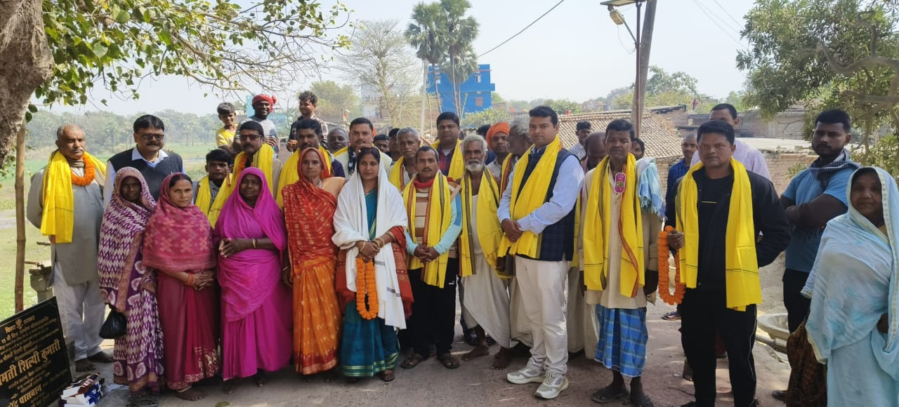 नौ लाख 54 हजार रुपए की लागत से बनने वाली छठ घाट का जिला पार्षद ने किया शिलान्यास, लोगों में खुशी 2