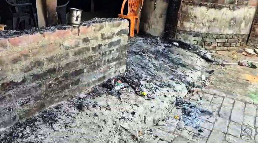 बेगूसराय में असमाजिक तत्व के लोगों ने जदयू कार्यालय में लगाईं आग, पुलिस कर रही जांच 2