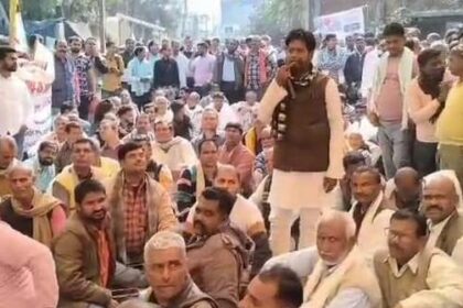 बेगूसराय मे आठ सूत्री मांगो फेयर को लेकर प्राइस डीलर ए सोसिएशन के द्वारा धरना प्रदर्शन और जुलुस निकाला गया 12