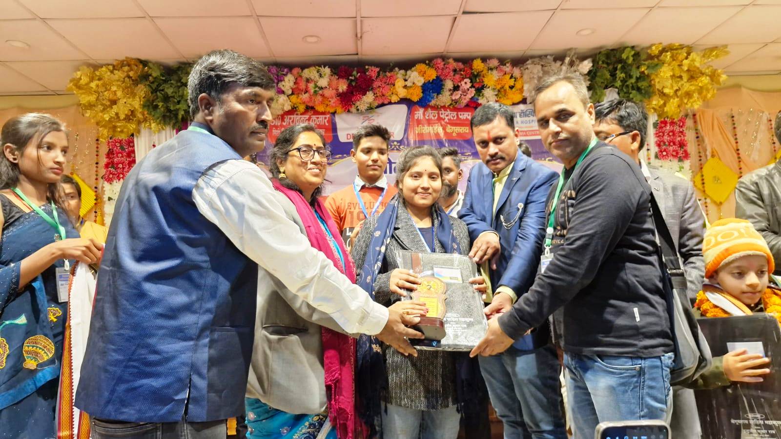 बेगूसराय साहित्य महाकुंभ में एक मंच से 151 कवियों ने किया काव्यपाठ 2