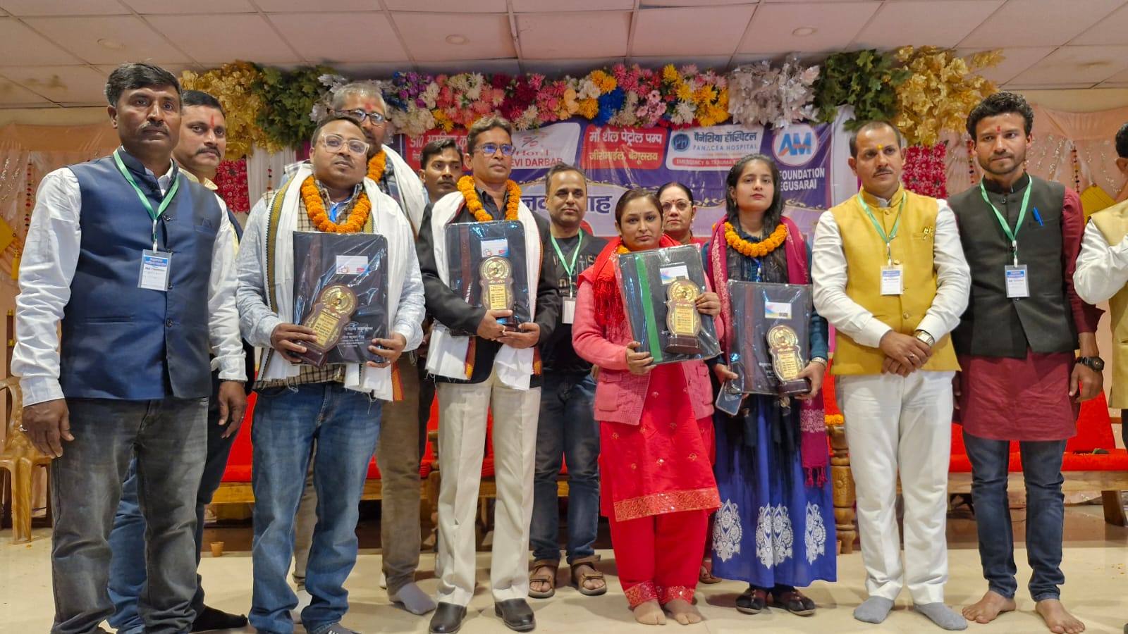 बेगूसराय साहित्य महाकुंभ में एक मंच से 151 कवियों ने किया काव्यपाठ 4