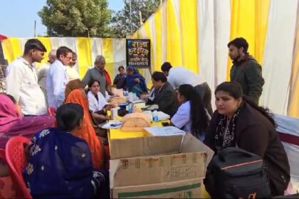 समाजसेवी पत्रकार अभिरंजन कुमार के द्वारा डॉक्टर के टीम के माध्यम हार्ट अटैक जागरूकता के लिए सीपीआर की दी जा रही है ट्रेनिंग 29