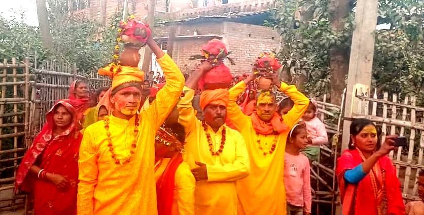 मां शितला की प्राण-प्रतिष्ठा सह अष्टयाम यज्ञ संपन्न, निकाली गई भव्य शोभायात्रा 1