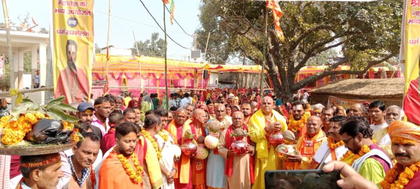 भगवानपुर शिव मंदिर में 5 दिवसीय रुद्र महायज्ञ को लेकर निकाली गयी भव्य कलश शोभा यात्रा 1