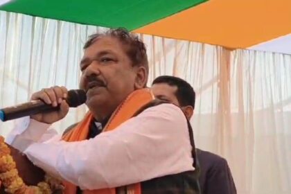 बुढ़ापा मे सिर्फ अपना बेटा दिखाई पर रहा है की उनका बेटा मुख्यमंत्री बन जाए,जिसे जनता कभी स्वीकार नहीं करेंगी - दिलीप जायसवाल 22
