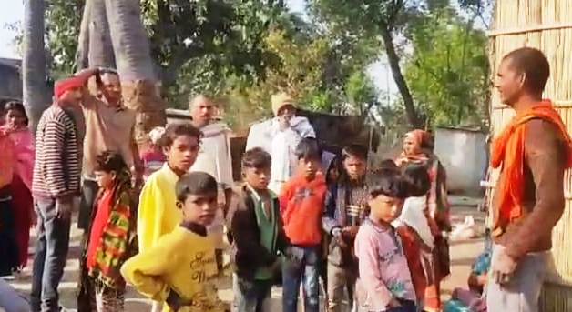 पागल कुत्ते का आतंक जारी, करीब दो दर्जन लोगों को काट कर किया घायल 2