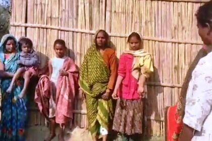 पागल कुत्ते का आतंक जारी, करीब दो दर्जन लोगों को काट कर किया घायल 17