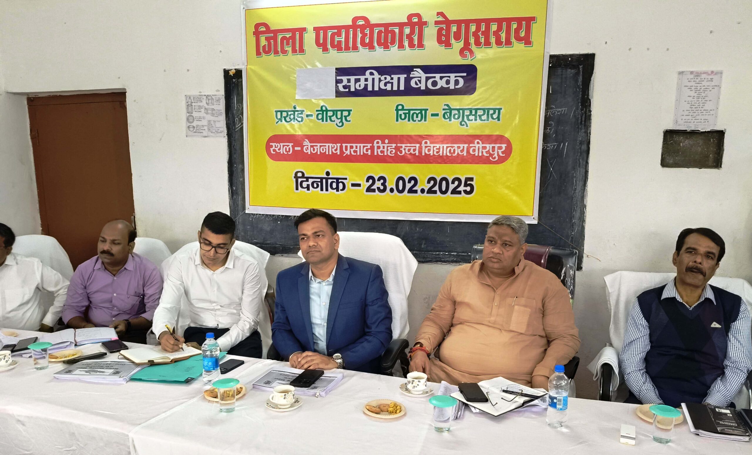 जिला पदाधिकारी बेगूसराय तुषार सिंगला ने वीरपुर प्रखंड अंतर्गत विभिन्न पंचायतों मे संचालित विभिन्न विकासात्मक योजनाओं का किया स्थल निरीक्षण 4