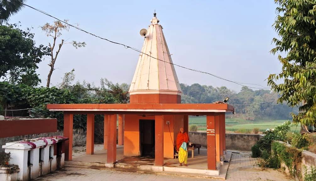 बछवाड़ा के तेंमुहा गांव के शिव मंदिर में जलाभिषेक करने से पूरी होती है सभी मुरादें 2