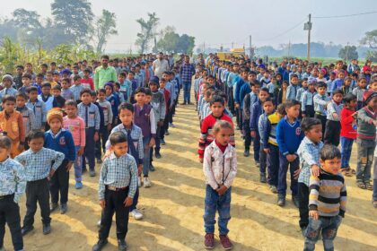 सड़क सुरक्षा को लेकर स्कूली बच्चों को दिलाई गई शपथ 10
