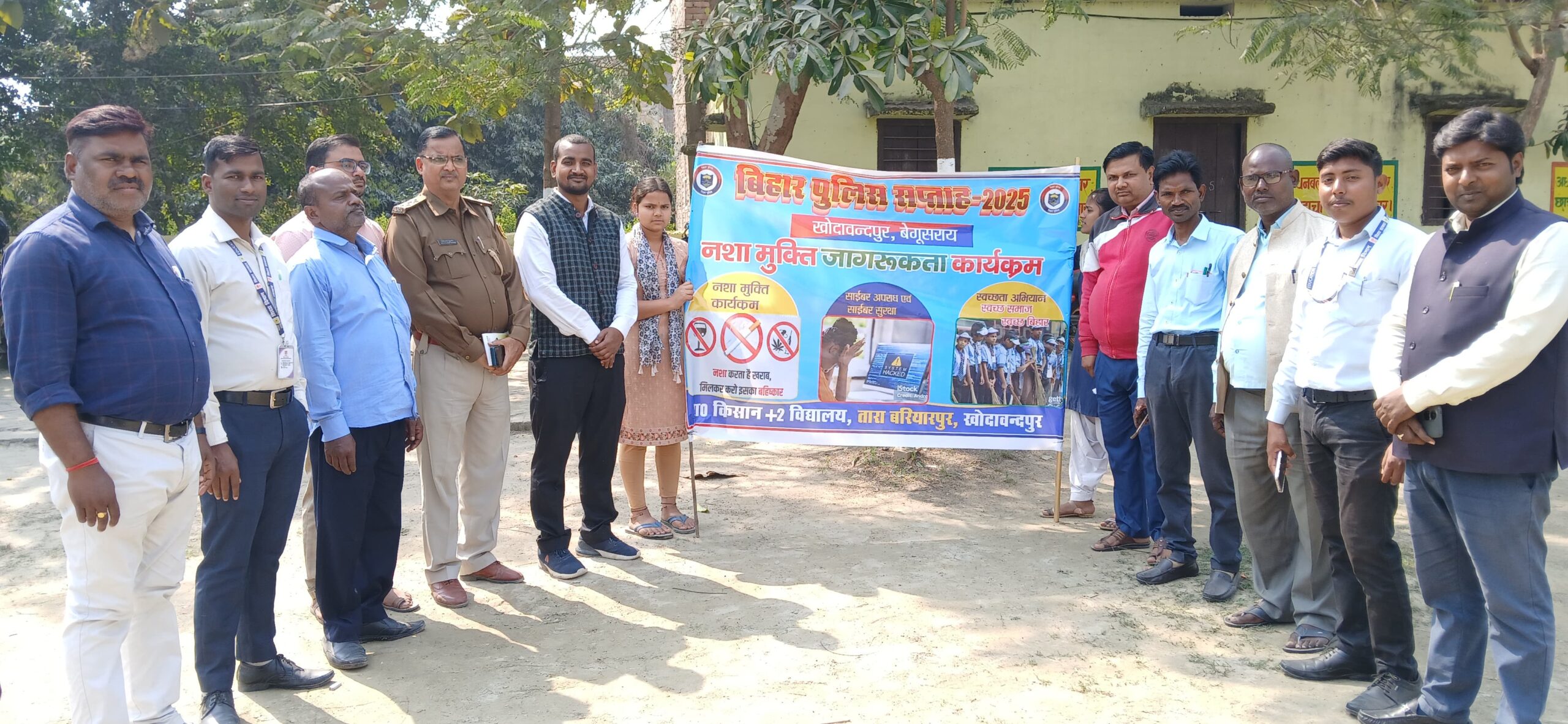 सड़क सुरक्षा के प्रति पुलिस ने आमजनों को किया जागरूक, प्रभात फेरी निकाल कर किया जन जागरण 3