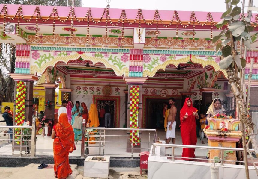 हर हर महादेव से गूंजा शिवालय, एहन उमति वर हम नै विआहव जौं उमा रहति कुमार,गे माई, के मंगल गीत से बना मांगलिक माहौल 1