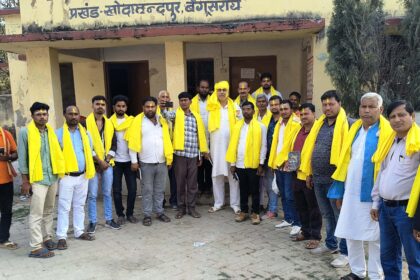 होली मिलन समारोह में जन स्वराज पार्टी के कार्यकर्ताओं ने पत्रकारों को किया सम्मानित 23