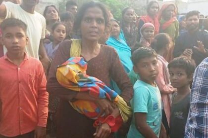 मोहम्मद आजाद का शव सहुरी स्थित घर पहुंचते ही आक्रोशित हुए स्थानीय लोग 8