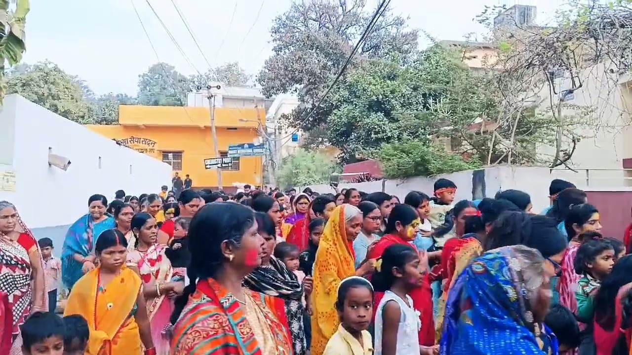नालंदा-कड़ी सुरक्षा के बीच महाशिव रात्रि के मौके पर बिहार शरीफ शहर के जंगलिया बाबा मंदिर इलाके से निकाला गया भव्य शोभा यात्रा 3