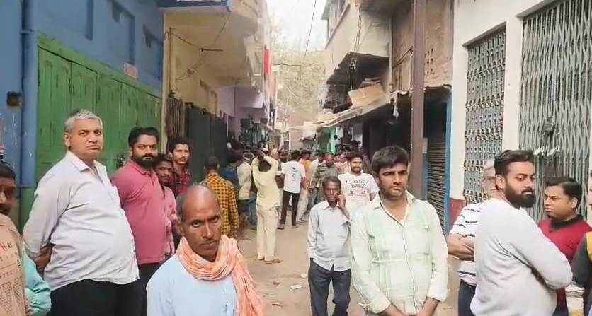 नालंदा-परवलपुर में स्वर्ण व्यवसाई की दुकान में हुआ दिनदहाड़े लूट,विरोध करने पर अपराधियों ने की फायरिंग 3