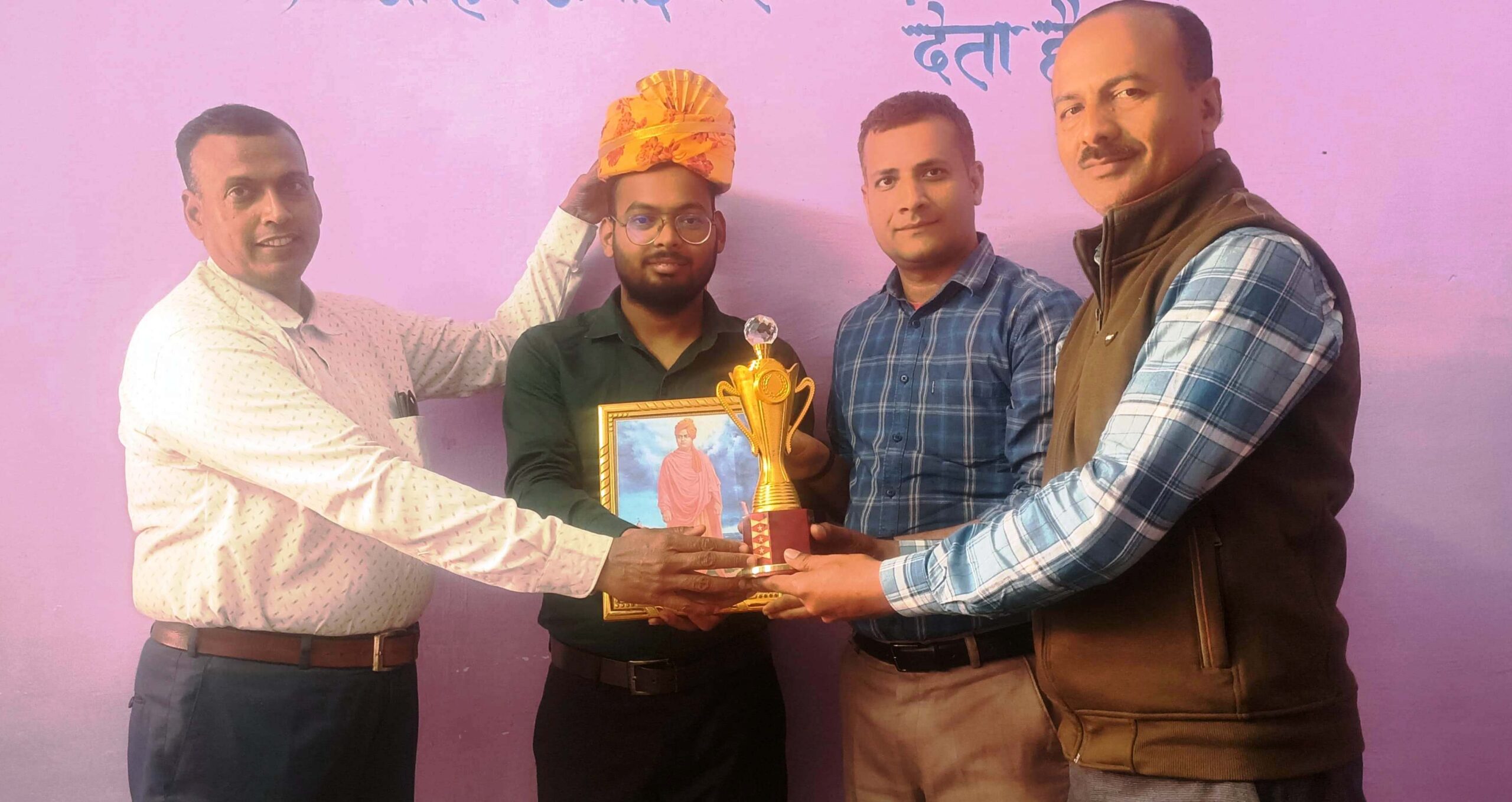 भगवानपुर प्रखंड में टीएलएम मेला के चयनित शिक्षक हुए सम्मानित 2