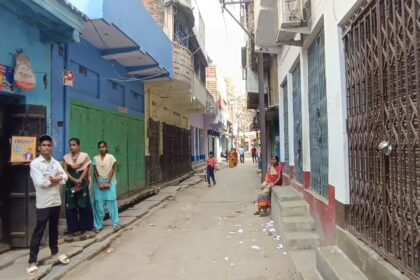 नालंदा: स्वर्ण व्यवसाई के साथ हुई लूटपाट और गोलीबारी मामले से नाराज सर्राफा और कपड़ा दुकानदारों ने स्वतः किया बाजार बंद 30
