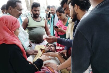सेफ्टी टैंक पलटा चालक जख्मी, सदर अस्पताल में भर्ती 21