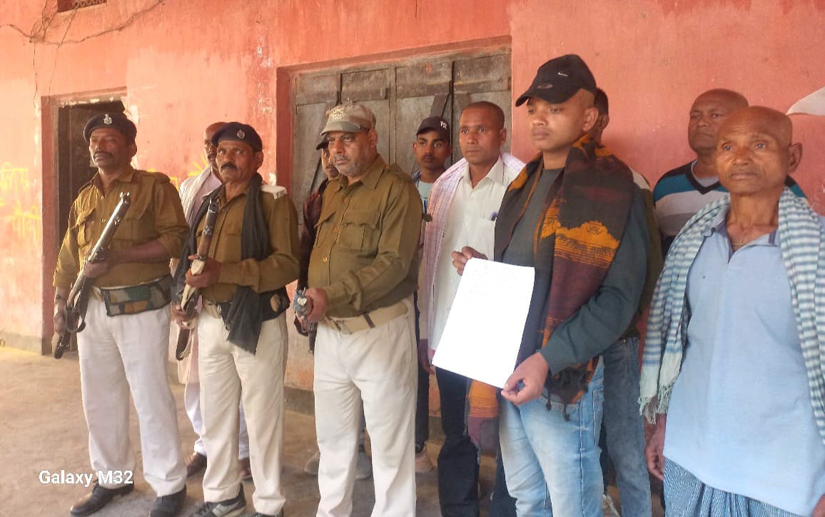 सिमरिया धाम में श्राद्ध कर्म करने वाले लोगों के साथ छिनतई, विरोध करने पर अपराधियों और पुलिस के बीच हुई गोलीबारी 2