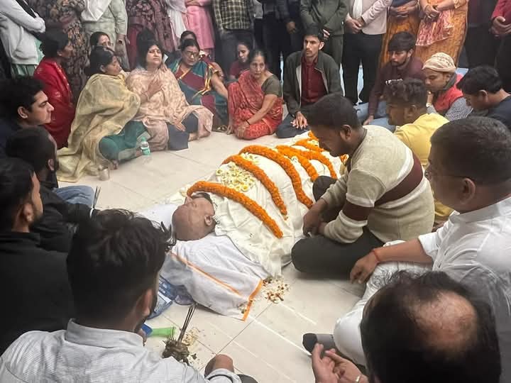 समस्तीपुर : चर्चित डॉ. राजीव मिश्रा का देर शाम पटना के एक निजी अस्पताल में निधन, चिकित्सा जगत में शोक की लहर 3