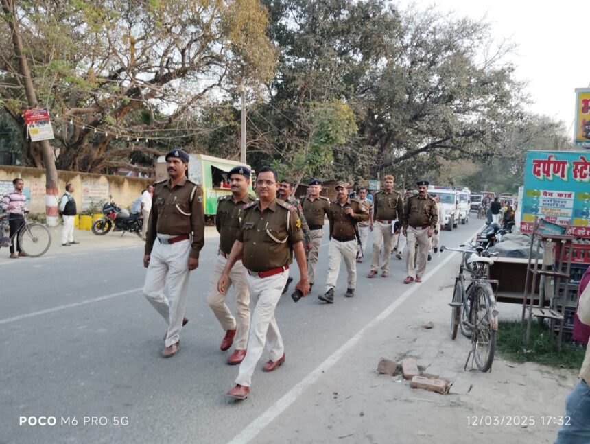 होली और रमजान को लेकर पुलिस ने किया फ्लैगमार्च 1